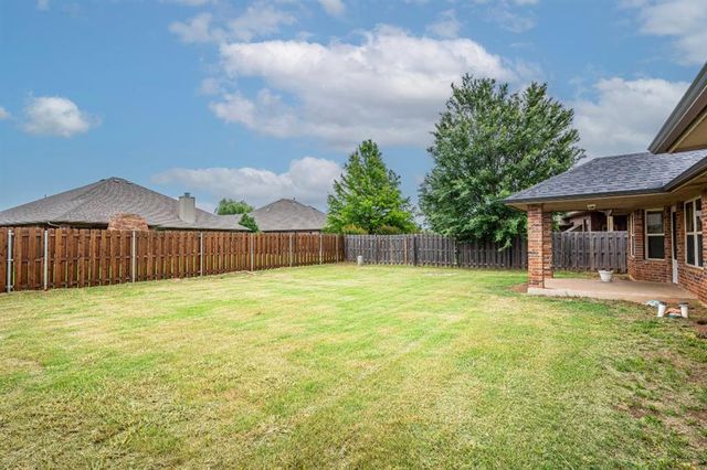 447 Oregon Trail, Edmond, OK 73003