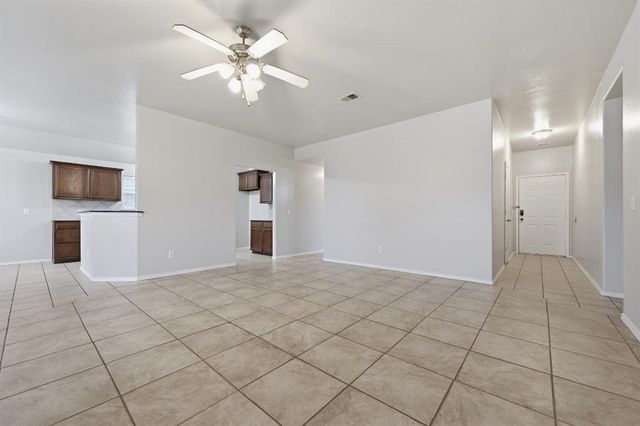 447 Oregon Trail, Edmond, OK 73003