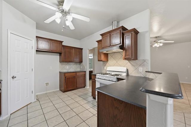 447 Oregon Trail, Edmond, OK 73003