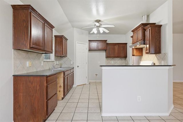 447 Oregon Trail, Edmond, OK 73003