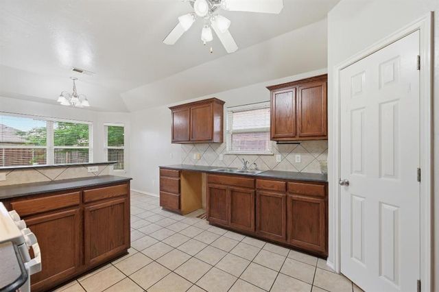 447 Oregon Trail, Edmond, OK 73003