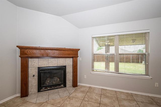 447 Oregon Trail, Edmond, OK 73003