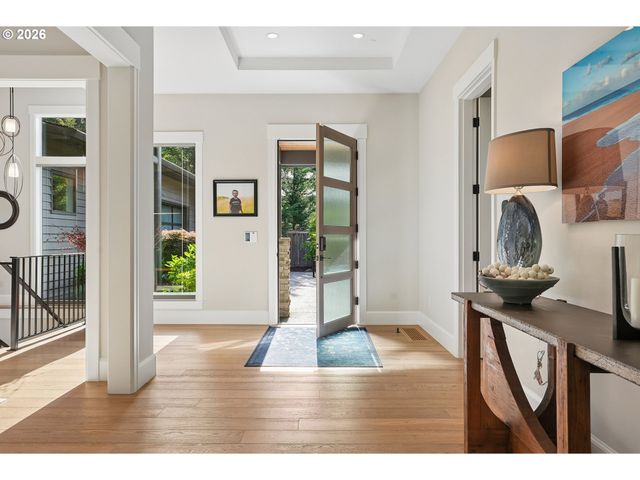 18965 PILKINGTON Rd, Lake Oswego, OR 97035