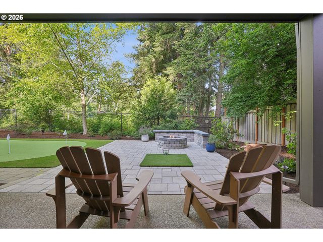 18965 PILKINGTON Rd, Lake Oswego, OR 97035