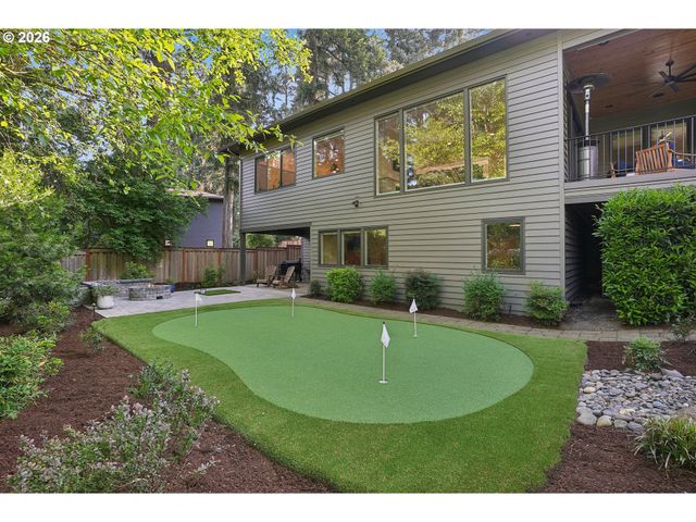 18965 PILKINGTON Rd, Lake Oswego, OR 97035