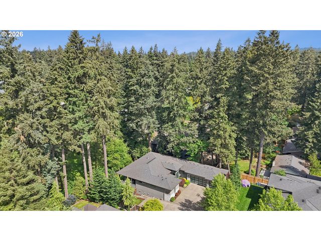 18965 PILKINGTON Rd, Lake Oswego, OR 97035