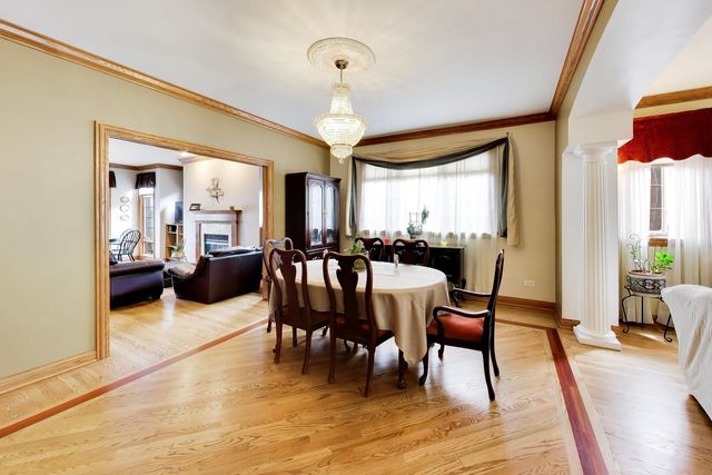 5837 N Virginia Avenue, Chicago, IL 60659