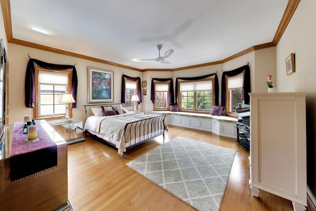 5837 N Virginia Avenue, Chicago, IL 60659