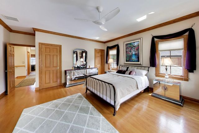 5837 N Virginia Avenue, Chicago, IL 60659