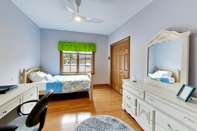 5837 N Virginia Avenue, Chicago, IL 60659