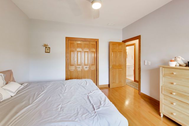 5837 N Virginia Avenue, Chicago, IL 60659