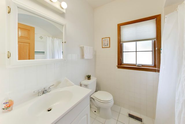 5837 N Virginia Avenue, Chicago, IL 60659