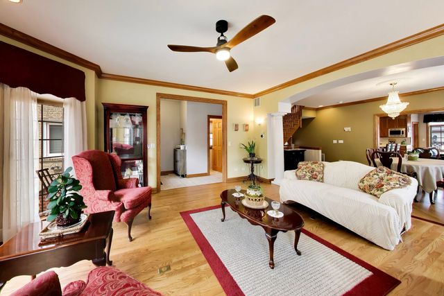 5837 N Virginia Avenue, Chicago, IL 60659