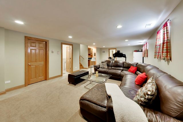 5837 N Virginia Avenue, Chicago, IL 60659