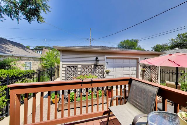 5837 N Virginia Avenue, Chicago, IL 60659