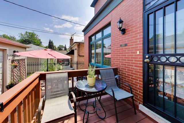 5837 N Virginia Avenue, Chicago, IL 60659