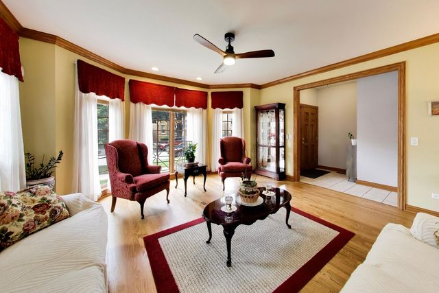 5837 N Virginia Avenue, Chicago, IL 60659