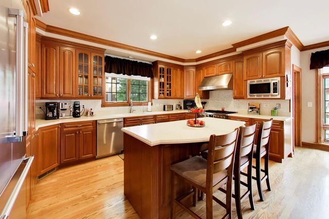 5837 N Virginia Avenue, Chicago, IL 60659