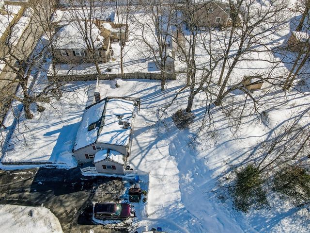 34 Stark Ave, Wakefield, MA 01880