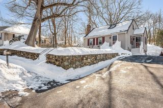 34 Stark Ave, Wakefield, MA 01880