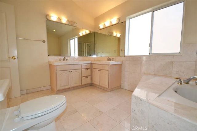2203 Harriman Lane B, Redondo Beach, CA 90278