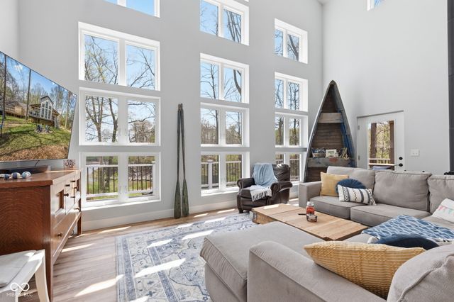 8446 E Parkview Drive, Rockville, IN 47872