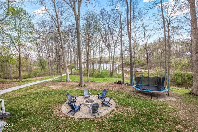 8446 E Parkview Drive, Rockville, IN 47872