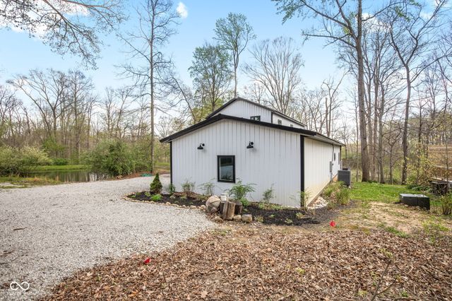 8446 E Parkview Drive, Rockville, IN 47872