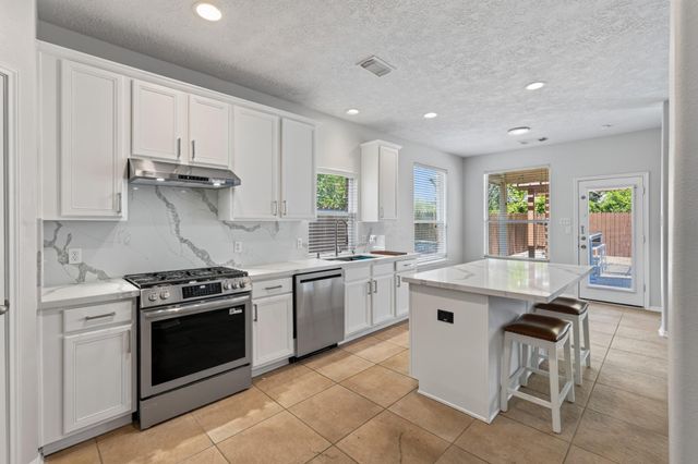 22 Frontera Circle, The Woodlands, TX 77382