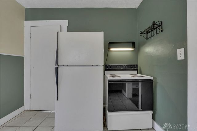 2702 Maplewood Avenue, Springfield, OH 45505