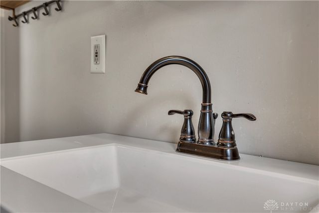 2702 Maplewood Avenue, Springfield, OH 45505
