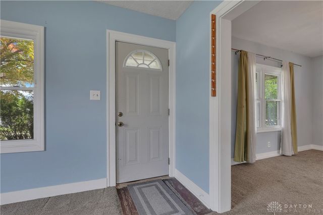 2702 Maplewood Avenue, Springfield, OH 45505