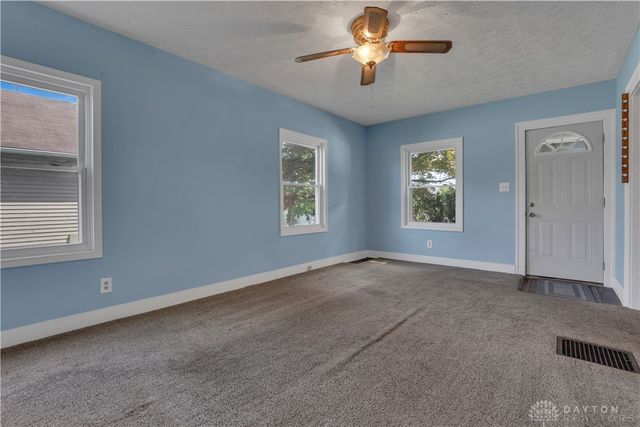 2702 Maplewood Avenue, Springfield, OH 45505