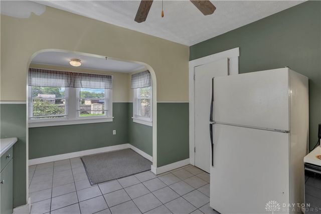 2702 Maplewood Avenue, Springfield, OH 45505