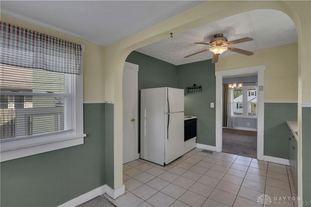 2702 Maplewood Avenue, Springfield, OH 45505