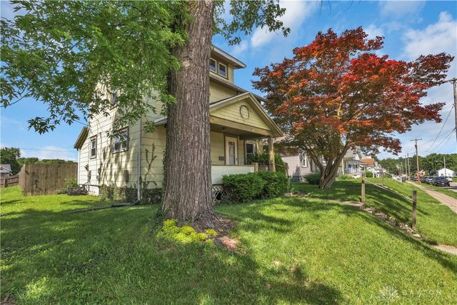 2702 Maplewood Avenue, Springfield, OH 45505