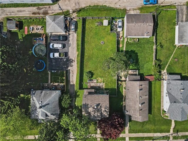 2702 Maplewood Avenue, Springfield, OH 45505