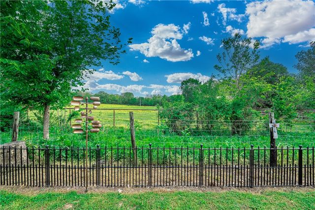 447 Buckboard Road, West Fork, AR 72774