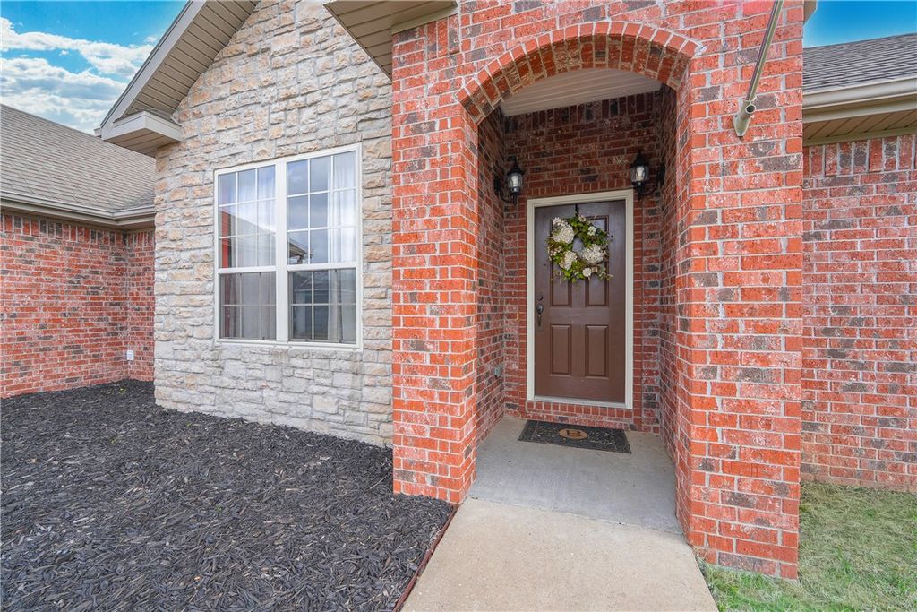 447 Buckboard Road, West Fork, AR 72774
