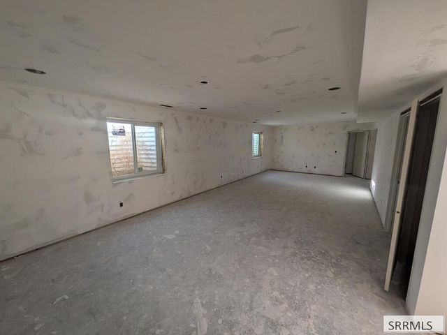 671 Glacier Ave, Shelley, ID 83274