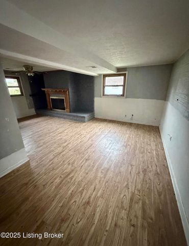 8206 Vaughn Mill Rd, Louisville, KY 40228