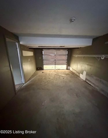 8206 Vaughn Mill Rd, Louisville, KY 40228