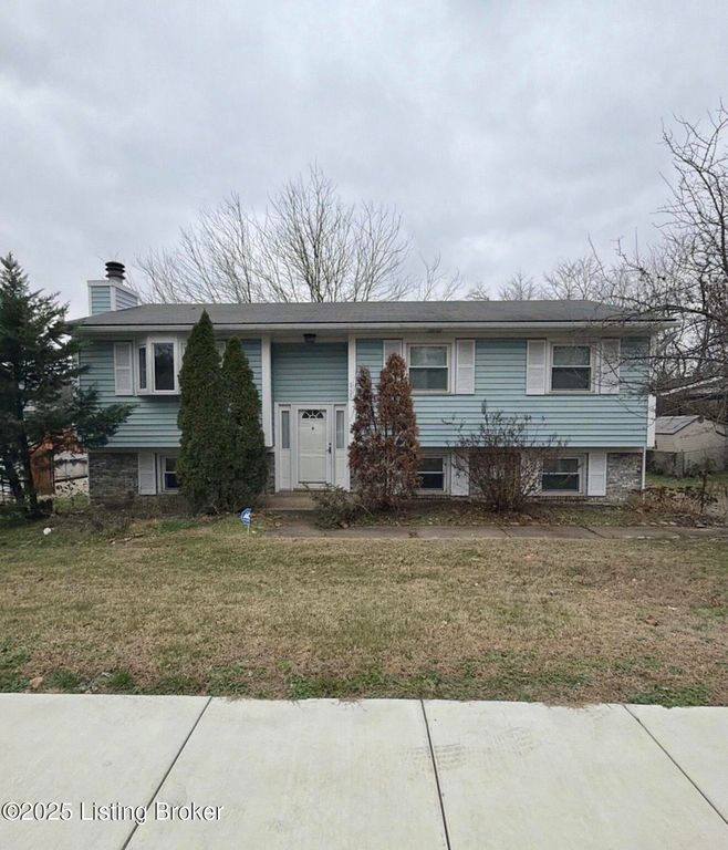 8206 Vaughn Mill Rd, Louisville, KY 40228