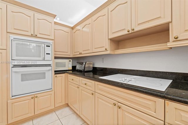 12982 SW 27th St, Miami, FL 33175