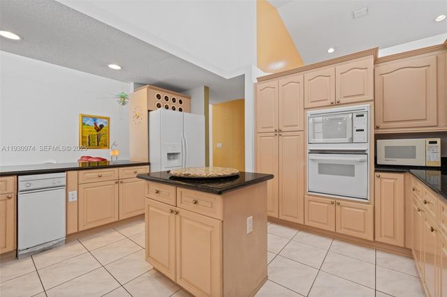 12982 SW 27th St, Miami, FL 33175