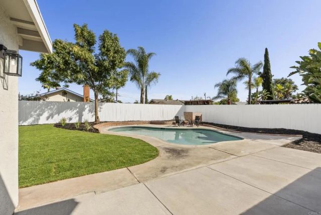 2333 E Mission Avenue, Escondido, CA 92027