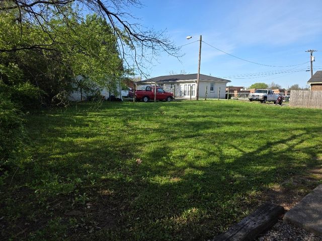 735 Long Hollow Pike, Gallatin, TN 37066