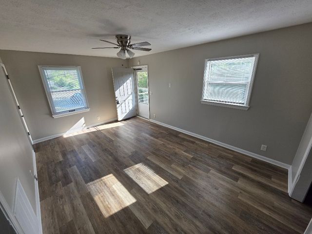 735 Long Hollow Pike, Gallatin, TN 37066