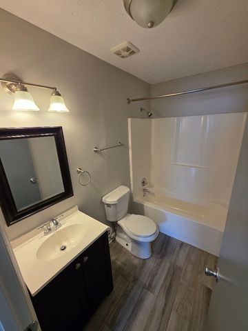735 Long Hollow Pike, Gallatin, TN 37066