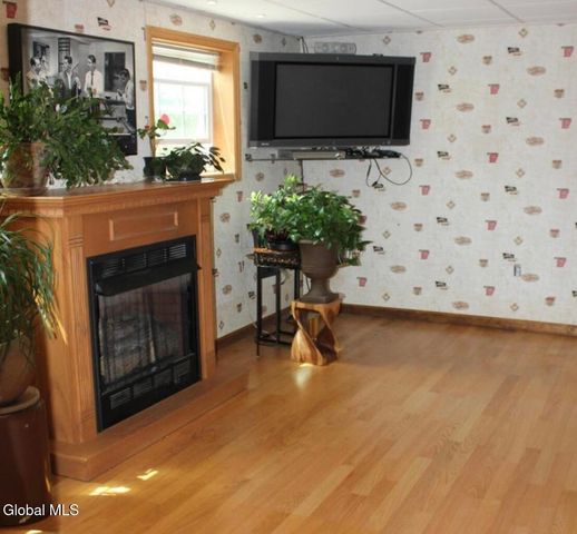4 Mari Nol Circle, Clifton Park, NY 12065